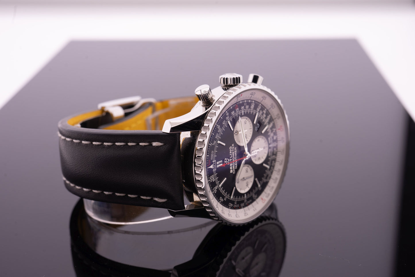 Breitling Navitimer 46, Schwarz, Garantie 05/2028, AB0127
