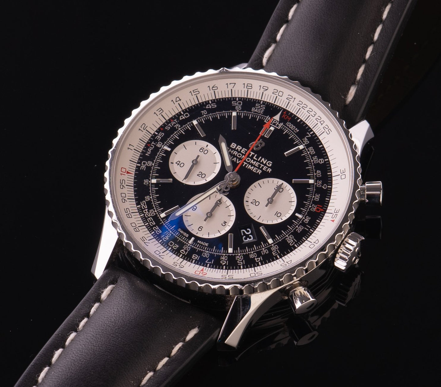 Breitling Navitimer 46, Schwarz, Garantie 05/2028, AB0127